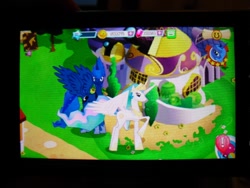 Size: 800x600 | Tagged: safe, princess celestia, princess luna, alicorn, pony, 3d, butt wings, game, gameloft, looking at you