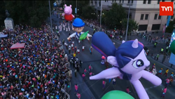 Size: 1280x720 | Tagged: safe, derpibooru import, twilight sparkle, twilight sparkle (alicorn), alicorn, human, balloon, chile, helium sparkle, irl, irl human, parade, parade balloon, peppa pig, photo