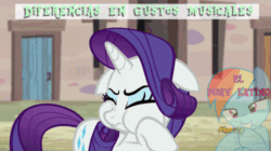 Size: 500x280 | Tagged: safe, derpibooru import, rainbow dash, rarity, pegasus, pony, unicorn, female, gif, grin, hooves together, mare, meme, non-animated gif, puffy cheeks, smiling, spanish, watermark