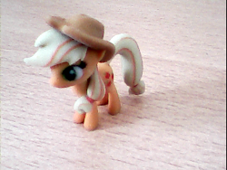 Size: 320x240 | Tagged: safe, applejack, earth pony, pony, 3d print, blonde mane, female, mare, orange coat, shapeways, solo