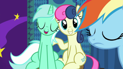 Size: 1920x1080 | Tagged: safe, derpibooru import, screencap, bon bon, lyra heartstrings, rainbow dash, sweetie drops, pegasus, pony, grannies gone wild, adorabon, cute, lyrabetes, photobomb, sitting