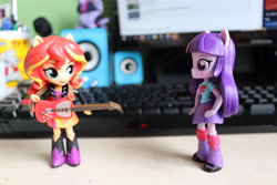 Size: 6000x4000 | Tagged: safe, artist:artofmagicpoland, sunset shimmer, twilight sparkle, twilight sparkle (alicorn), alicorn, equestria girls, doll, equestria girls minis, guitar, looking at each other, toy