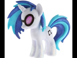 Size: 534x401 | Tagged: safe, dj pon-3, vinyl scratch, pony, unicorn, comic con, figure, hasbro, official, toy