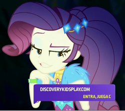 Size: 705x624 | Tagged: safe, screencap, rarity, better together, equestria girls, sunset's backstage pass!, cropped, discovery kids, music festival outfit, smiling, smirk, solo, spanish, spanish text, watermark