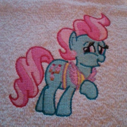 Size: 607x604 | Tagged: safe, artist:ethepony, cup cake, pony, craft, embroidery, palindrome get, solo