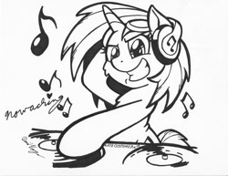 Size: 1018x785 | Tagged: safe, artist:latecustomer, dj pon-3, vinyl scratch, pony, unicorn, black and white, commission, grayscale, monochrome, music notes, solo