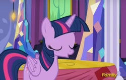 Size: 573x362 | Tagged: safe, derpibooru import, screencap, twilight sparkle, twilight sparkle (alicorn), alicorn, pony, faic, solo