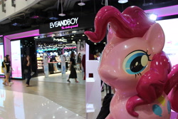 Size: 5184x3456 | Tagged: safe, photographer:parnkung, pinkie pie, human, faic, irl, life-size pinkie statue, photo, thailand