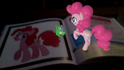 Size: 854x480 | Tagged: safe, artist:ascencioirving, gummy, pinkie pie, earth pony, pony, 3d, augmented reality, book