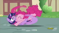 Size: 914x514 | Tagged: safe, screencap, pinkie pie, twilight sparkle, twilight sparkle (alicorn), alicorn, pony, fame and misfortune, discovery family logo, great moments in animation, smear frame