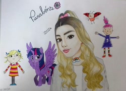 Size: 1080x781 | Tagged: artist needed, safe, twilight sparkle, twilight sparkle (alicorn), alicorn, bianca alencar, birthday, brazil, charlie and lola, lola sonner, pinky, pinky dinky doo, pinky dinky doo (character), traditional art, voice actor