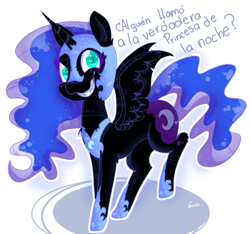 Size: 540x505 | Tagged: safe, artist:gissel00001, derpibooru import, nightmare moon, alicorn, pony, dialogue, ethereal mane, female, grin, helmet, hoof shoes, jewelry, looking at you, mare, question mark, regalia, simple background, slit eyes, smiling, solo, spanish, speech, spread wings, starry mane, translated in the comments, white background, wings