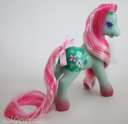 Size: 790x769 | Tagged: safe, artist:moonbreeze, minty, earth pony, pony, g1, g2, bow, custom, female, g1 to g2, g4 to g2, generation leap, irl, mare, photo, tail bow, toy
