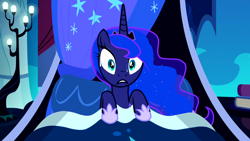 Size: 1920x1080 | Tagged: safe, derpibooru import, screencap, princess luna, alicorn, pony, do princesses dream of magic sheep, spoiler:s05, alicorn princess, bed, bedroom, crown, cutie mark, fandom, female, females only, jewelry, night, nightmares, regalia, scared, scared face, scared princess lana, spanish description, wikia, wings