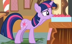 Size: 1414x869 | Tagged: safe, derpibooru import, screencap, twilight sparkle, unicorn twilight, pony, unicorn, lesson zero, cropped, cupcake, female, food, mare, solo