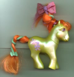 Size: 552x575 | Tagged: safe, derpibooru import, g1, beautiful bows, bow, brushable, toy