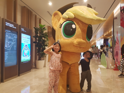 Size: 550x413 | Tagged: safe, derpibooru import, applejack, human, fursuit, irl, irl human, jeju city, korea, photo, south korea, target demographic, translation request