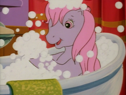 Size: 950x720 | Tagged: safe, derpibooru import, screencap, clover (g1), earth pony, pony, g1, my little pony tales, out of luck, bathing, bathtub, bubble, female, filly, foal, soap bubble, solo