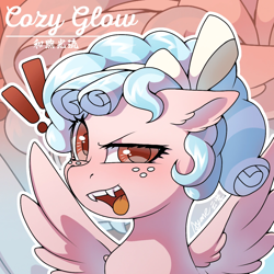 Size: 1280x1280 | Tagged: safe, artist:ayane云紫, derpibooru import, cozy glow, pegasus, pony, g4, abstract background, blushing, exclamation point, fangs, female, filly, foal, looking at you, open mouth, outline, solo, spread wings, text, tongue, tongue out, white outline, wings